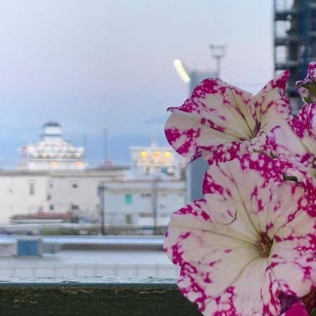 Apartamento La Terrazza Sul Porto Nápoles Exterior foto